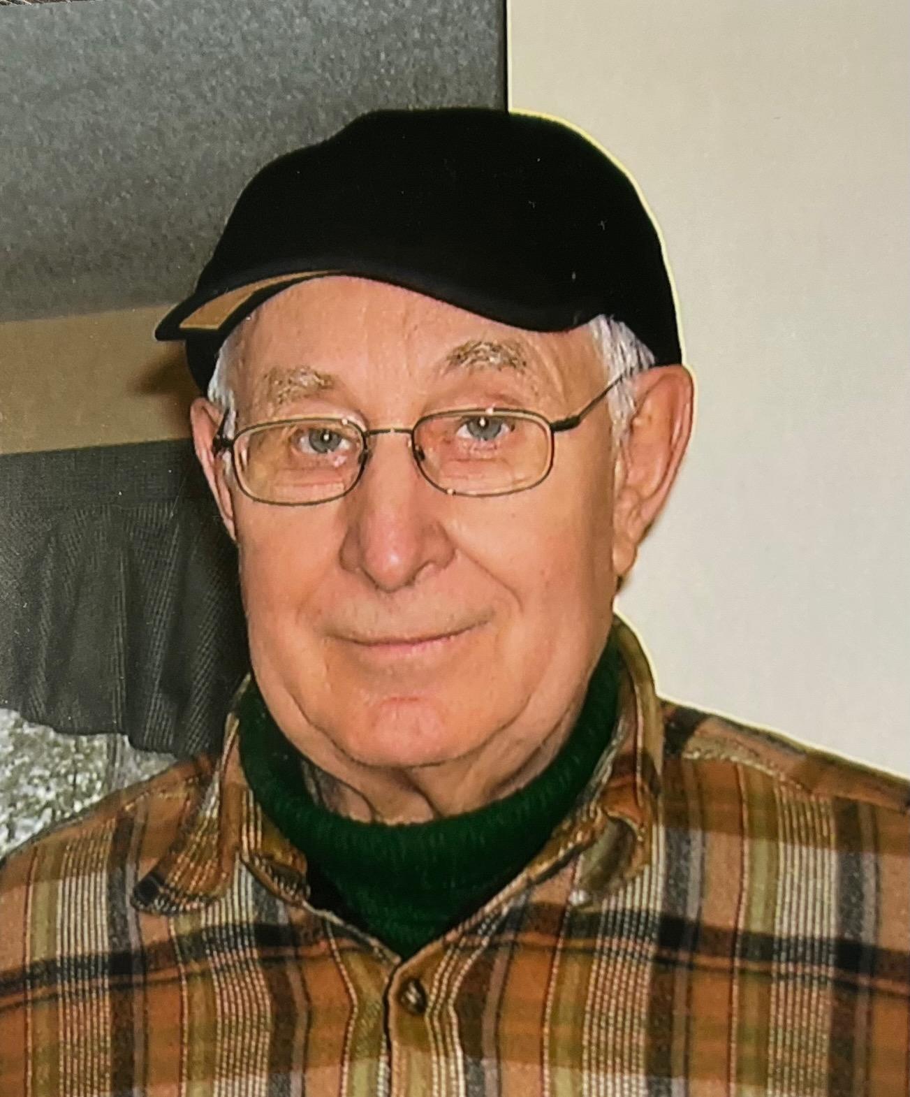 Earl F. Dorow, 90, Phillips